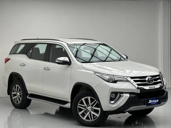 TOYOTA HILUX SW4 2.8 SRX 4X4 16V TURBO INTERCOOLER DIESEL 4P AUTOMÁTICO